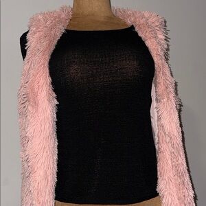 Stylish Fuzzy Vest— A&O International